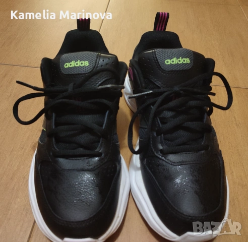Дамски маратонки Adidas , снимка 2 - Маратонки - 53761652