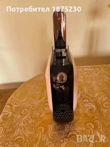 Кафе машина с капсули Lavazza - използвана