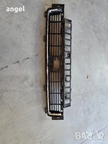 Долна Решетка Предна броня Тойота Секвоя, снимка 4 - Части - 51586646