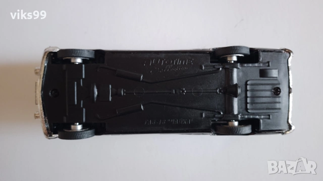 ГАЗ-13 "Чайка" Госбезопасность СССР Autotime 1:43, снимка 8 - Колекции - 53521795