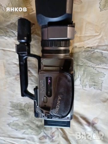 Предлагам видео камера Soni., снимка 3 - Камери - 53936623