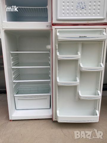 Червен хладилник с камера АеГ Електролукс 144 см, снимка 6 - Хладилници - 45455216