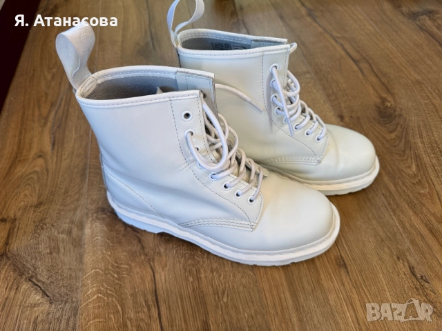 Dr. Martens - Кожени боти с подметка с грайфер, Мръснобял, снимка 8 - Дамски боти - 52955018