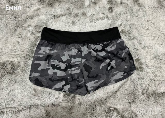 Дамски шорти Nike Camo Shorts, Размер M, снимка 4 - Къси панталони и бермуди - 46806133