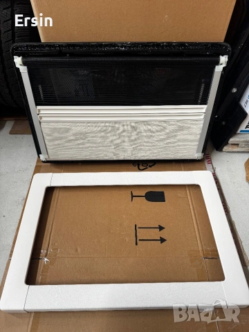 Прозорец отваряем Dometic с щора и комарник (Свален от чисто нов Кемпер) , снимка 8 - Къмпинг мебели - 53595656