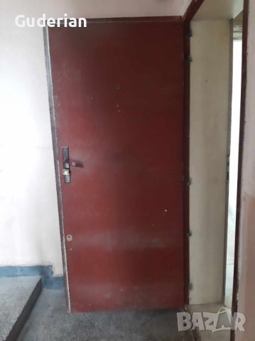 Входна метална врата с каса, снимка 2 - Входни врати - 45541018