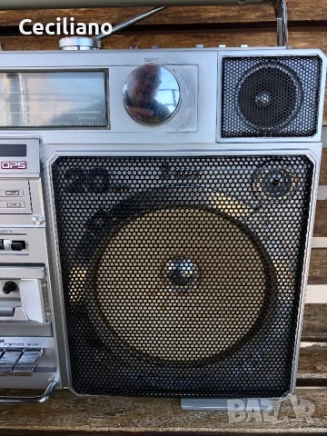 Радиокасетофон Rising SRC-2005 Vintage Boombox – колекционерски модел!, снимка 4 - Радиокасетофони, транзистори - 53830574
