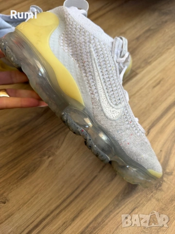 Оригинални маратонки Nike Air VaporMax Flyknit 2021 Pure Platinum ! 38,5 н, снимка 2 - Маратонки - 53660123