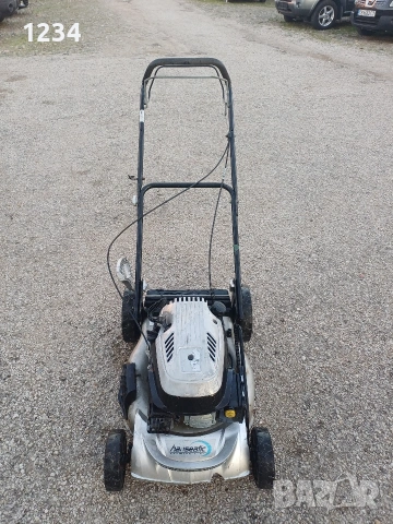 бензинова самоходна косачка