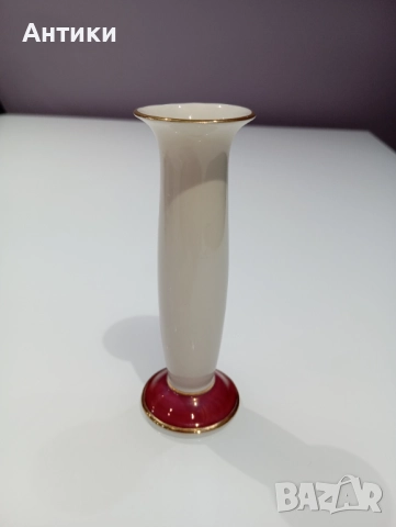 Порцеланова красива стара ваза маркирана 