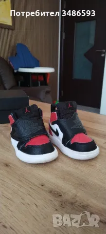 Детски маратонки Nike Air Jordan, снимка 2 - Детски маратонки - 47549070