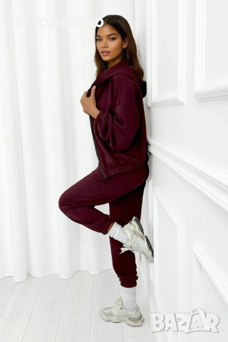 Дамски комплект анцуг Gloria, суитшърт и 7/8 панталон, 3цвята , снимка 14 - Комплекти - 51625350