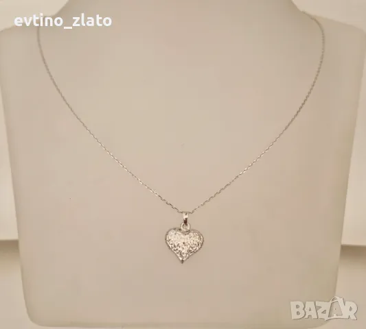 Медальони и синджири от бяло злато 