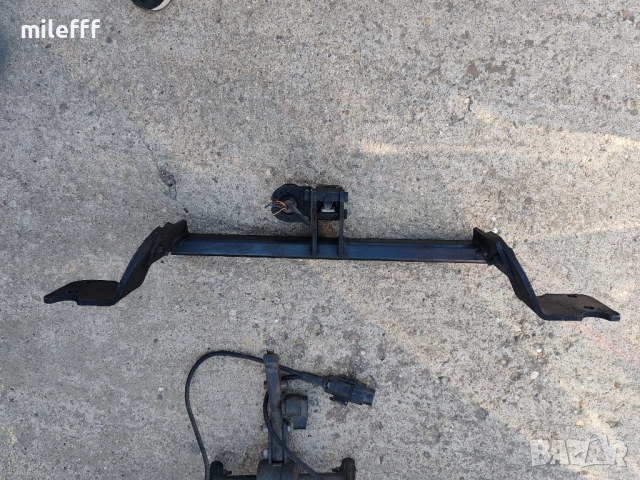 Toyota Auris mk1 Thule bike racks, снимка 9 - Аксесоари и консумативи - 51949718