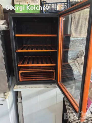 витрина за вино , снимка 2 - Хладилни витрини и фризери - 50418786