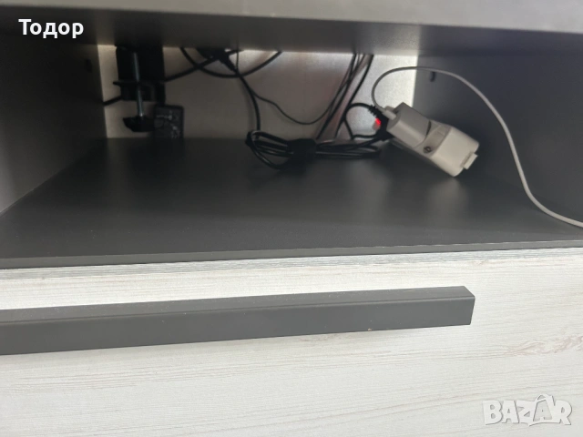 Използвано сиво гейминг/офис бюро - 140х60х75см, снимка 7 - Бюра - 54083762