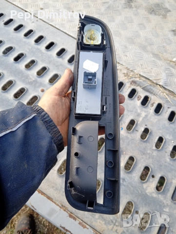 Volkswagen VW Golf Mk5 2006 Превключвател ,бутони за Ел стъкла копчета  1K4868050B, снимка 3 - Части - 52820684