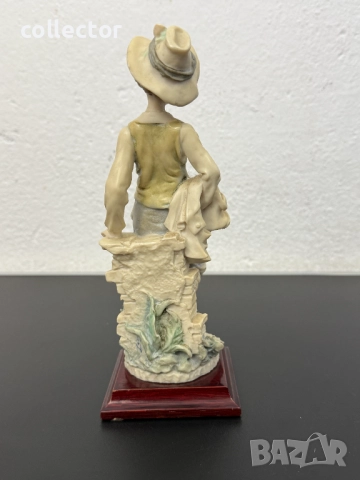 Порцеланова фигура на момче от Джузепе Армани. №7732, снимка 6 - Колекции - 52802374