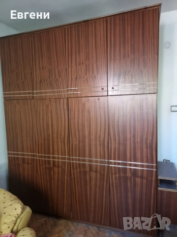 Гардероб с тоалетка и нощни шкафчета, снимка 1