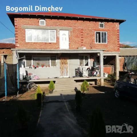 Продава се двуетажна къща 