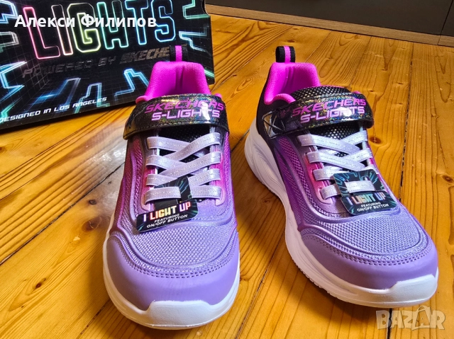 Светещи маратонки Skechers, снимка 3 - Детски маратонки - 52025739