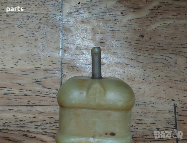 Казанче Спирачна Течност Лада 2105 - 2101 - Нива - УАЗ - 4204407 - 21011602562, снимка 3 - Части - 53613803