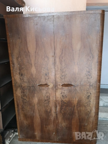 ретро мебели, дървен гардероб, стол, кухненски бюфет 