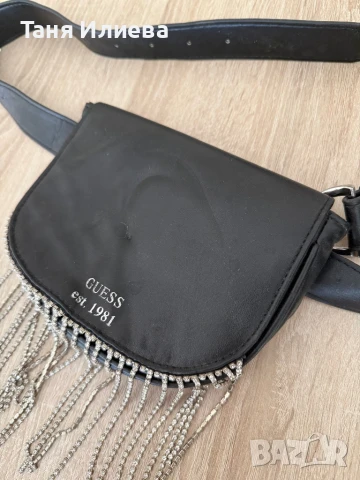 Чанта Guess за кръста, снимка 3 - Чанти - 51302657