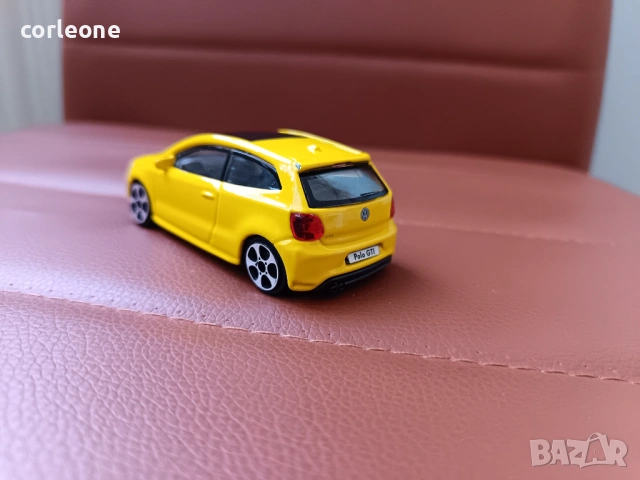 Volkswagen Polo GTI - мащаб 1:43 на bBurago моделът е в добро състояние, снимка 2 - Колекции - 50667066