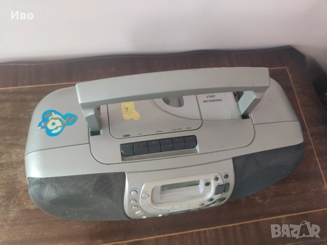 Philips AZ1518/00 радио, касетофон и компактдиск плеър, снимка 3 - Радиокасетофони, транзистори - 52075505