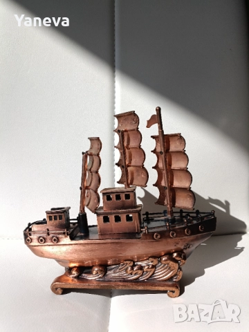 Декоративна фигурка на кораб на Благоденствието . ​, снимка 3 - Фигурки - 51919332