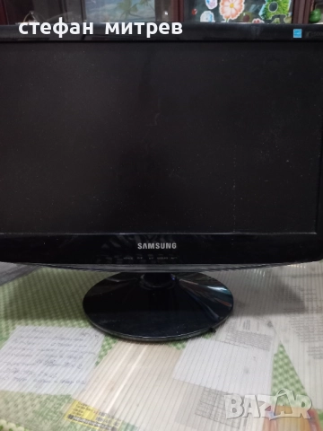 монитор за настолен компютър