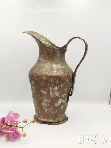 АНТИКВАРНА находка  Бакърена ръчно изкована рустикална кана за вода , снимка 4 - Антикварни и старинни предмети - 51581381