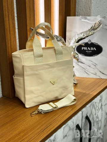 чанти prada, снимка 3 - Чанти - 51410468