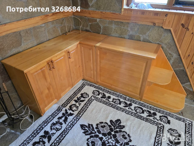 Ъглов шкаф от масив , снимка 1