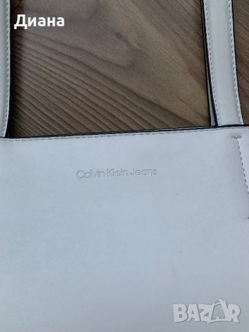 Оригинална бяла чанта Calvin klein, снимка 3 - Чанти - 45559133