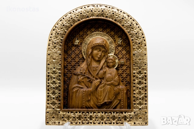 Релефна икона на Дева Мария с Младенеца – позлатена, от дъб