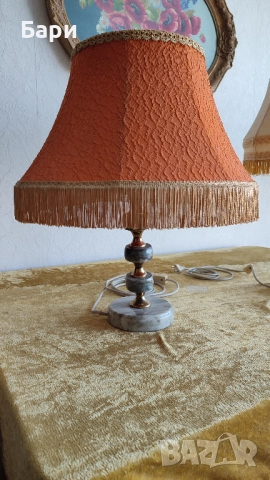 Настолна лампа с мраморна основа, снимка 2 - Настолни лампи - 51765439