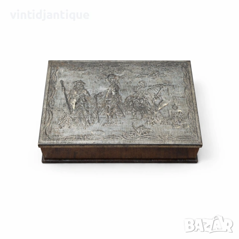 Винтидж метална кутия