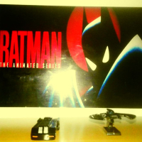 Сет от 2 метални модела на DC Comics Hot Wheels Batman BATPLANE и BATMOBILE 1/64 Батман , снимка 1 - Колекции - 44973780