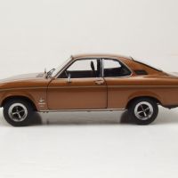 Opel Manta A 1970 - мащаб 1:18 на Norev моделът е нов в кутия, снимка 3 - Колекции - 45508651