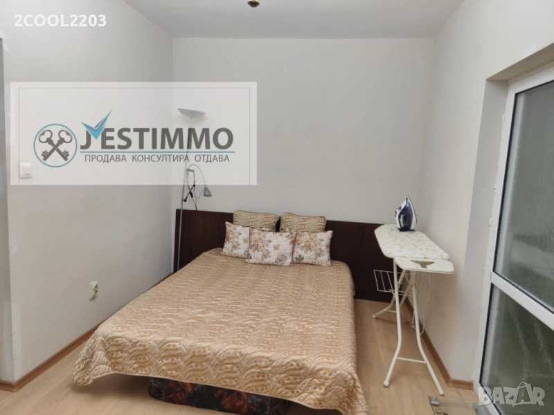 Двустаен апартамент с двор Централна поща, снимка 1