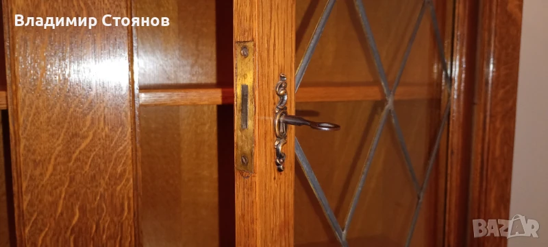 Дървен шкаф за книги + секция (дърворезба), снимка 1