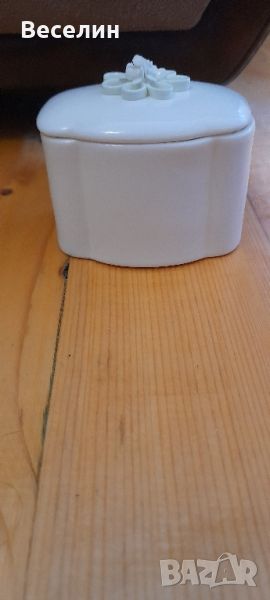 Бижутерска кутийка костен порцелан Намаление , снимка 1