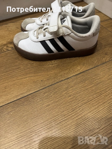 Оригинални детски маратонки адидас , снимка 2 - Детски маратонки - 53897789