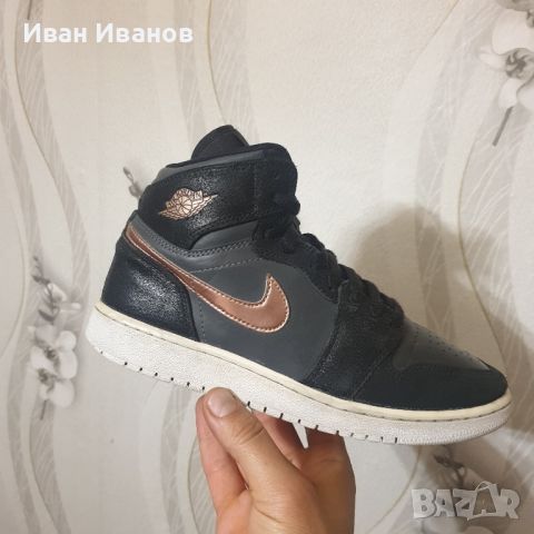 Jordan 1 Retro High  номер 39 ,5-40 оригинални маратонки , снимка 15 - Маратонки - 45306508