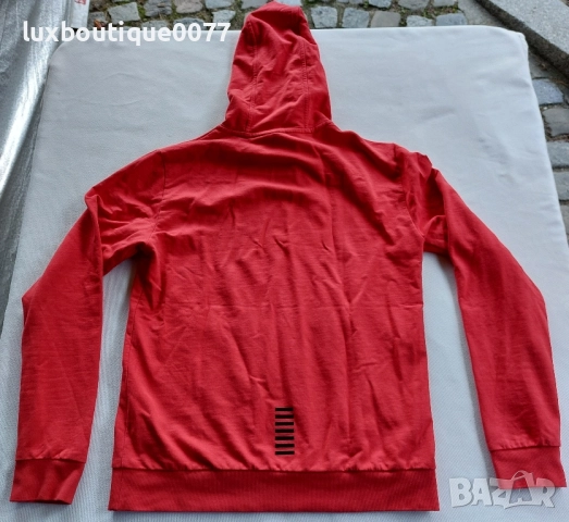 Чисто нов без етикет суичър Emporio Armani M, снимка 2 - Суичъри - 52225304