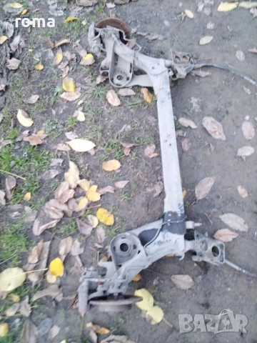 Продавам заден мост голф 4