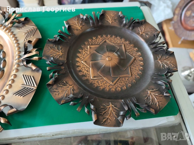 Медна чиния за стена два броя, снимка 3 - Антикварни и старинни предмети - 53970419