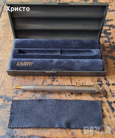 химикалка Lamy Persona twist титаниева с позлатени части, снимка 3 - Други ценни предмети - 36472539